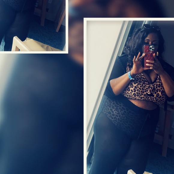 Meet your Posher, Mahogany Drip - Picture 10 of 16